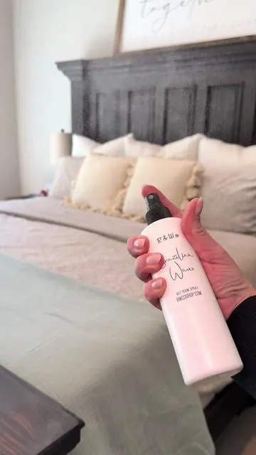 I want to be the house when someone walks in they immediately comment how good it smells. R&W co has a cleaning day bundle that doesn't smell like harsh chemicals but luxury scents. The bundle includes mop soap, room spray and their all purpose cleaner. #cleaning #cleanhome #homefinds #cleaningbundle 