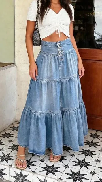 Creates movement,adds a romantic,feminine flow.#denimskirt #bohostyle #weekendoutfit #retrostyle #dailychic 