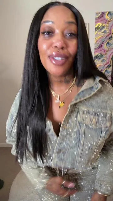 This bling set is sooo fire tall girl friendly im 5’4 they long on me #jeanjacket #jeanoutfits @AKIRA  