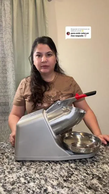 Respuesta a @AMALIA LUCAS 🌝 Segawe 300w Ice Shaver Machine Ice Crusher Electric Snow Cone Maker Stainless Steel Shaving #iceshaver #snowcone #icecrusher #raspados #homemade