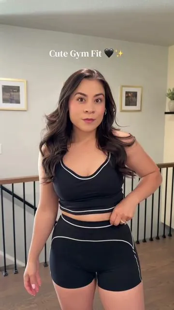 Such a cute outfit for the price ✨ 128lbs Size M 🖤 #gymoutfit #TikTokShopSpringGlowUp #ootd #girlsoftiktok #gymfit 