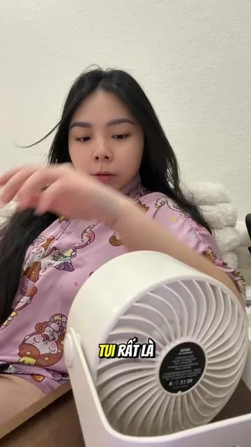 Quạt mini #TTSBeautyBesties #tiktokshopcreatorpicks #nguoivietomy #tiktokfinds #tiktokspringglowup 