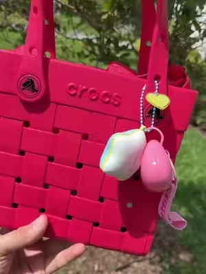 These Bags are super cute #totebag #tote #crocsbag #tiktokshopspringglowup #crocs4life 