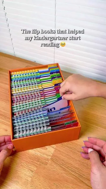 I am so proud of him 🥹we finally did it🥰 #flipbook #phonicsforkids #wordfamilies #learntoread #teachreading 