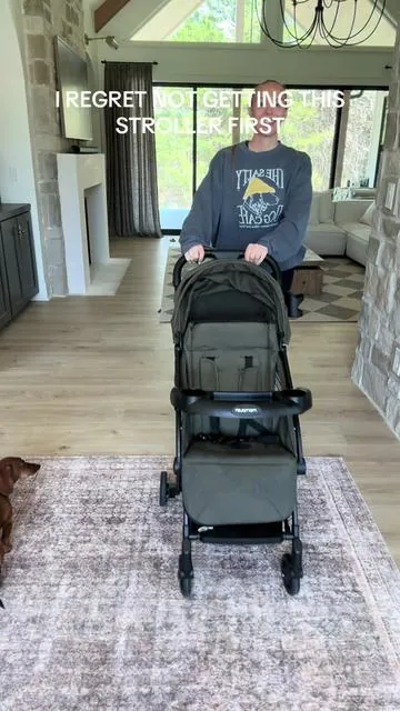 And I forgot to mention this travel roller also comes with its own bag to put your stroller in at the airport!  It’s super lightweight and perfect for flights or every day outings  #TravelStroller #LightweightStroller #MomGear #ToddlerTravel #ToddlerTravelHacks @Mompush US 