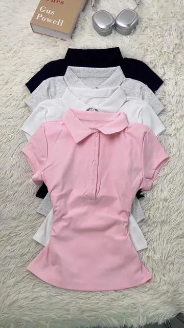 Super compy!!! #vneck #tshirt #fashion #solid #comfortable #spotlightfinds #tiktokshopcreatorpicks #tiktokshopspringglowup #shortsleeves 