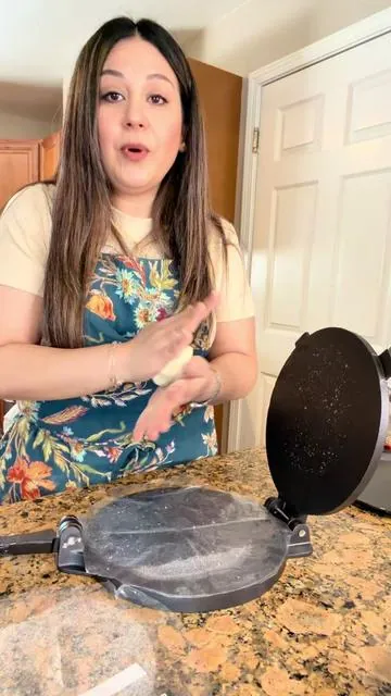 Tortillas hechas a mano sin esfuerzo😉prensa de hierro que sí vale la pena #prensaparatortillas #mexicancooking #vevorsuperbrandday #tiktokshopspringglowup #greenish 