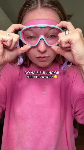 You could probably cut onions with these kid goggles 🧅 #goggles #kidsgoggles #summermusthaves #poolessentials #poolbagessentials 