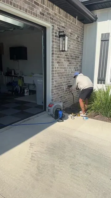 Whoa the retract feature is a game changer for long hoses #springflowers #retractablehose #springtime #floridaliving #vevor vevor retractable hose 
