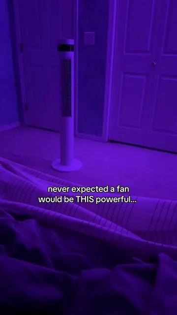 Super impressed by how powerful this fan is… 🧊 #sleepessentials #hotweather #hotweatherhelp #hotweatherhack #hotsleeperhack  