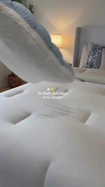 It’s so fluffy and cozy cool 🤭 #puffpillow #coolingpillow #softpillow #pillow #tiktokshopcreatorpicks 