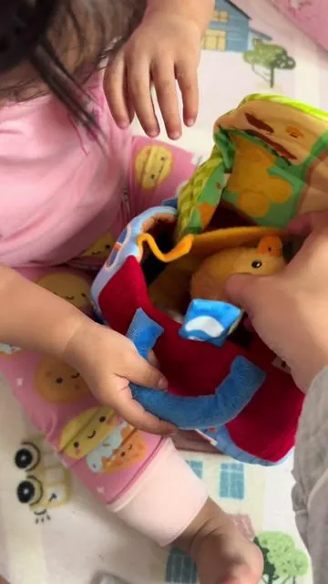 the cutest little toy!! 🥹🐥 #interactivetoys #pretendplay #babytoys #toddlertoy #farmanimals 