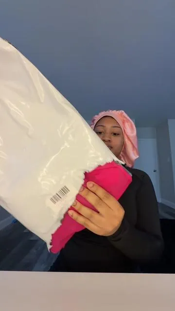 i meannn run and go get this wig neoow! 🤭 #headbandwig #wiginstall #syntheticwig #fypシ #wigtutorial 