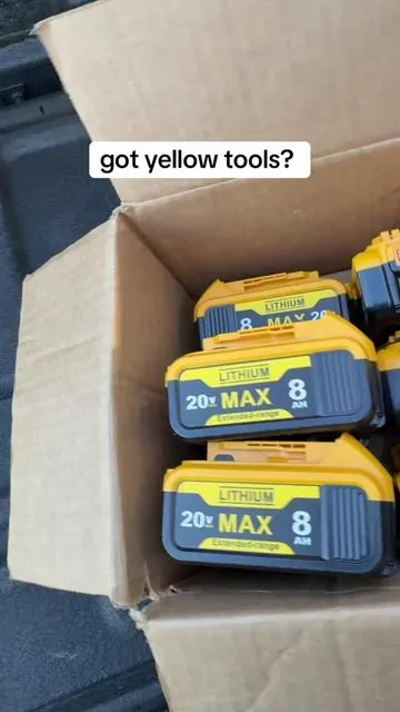 DeWalt style 20V MAX replacement lithium batteries 8aH extended range  #construction #dewalt #mechanic  #tools #construccion  