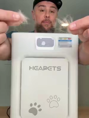 It actually sucks up pet hair 😳 #heapets #petairpurifier #airpurifier #pethair #tiktokshopcreatorspicks 
