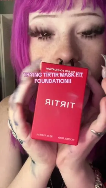 NO FILTER EITHER this is my new favorite literally my dream foundation  #makeup #palegirlmakeup #alt #makeupreview #tirtir 