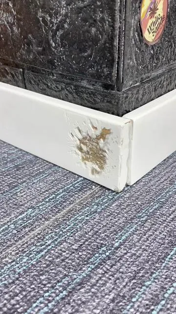 Renters rejoice! Fix wall damage without painting the whole room. Invisible repair, landlord-approved. #RenterHacks #WallMending #ApartmentHacks #HomeMaintenance #NoMess