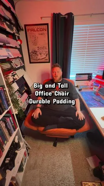 This is a must have upgrade for your office or reading space cross leg, and ability, and the ability to lay down and store. Your E readers is so awesome. #officechair #readingchair #gamingchair #crossleggedchair #reclinerchair 