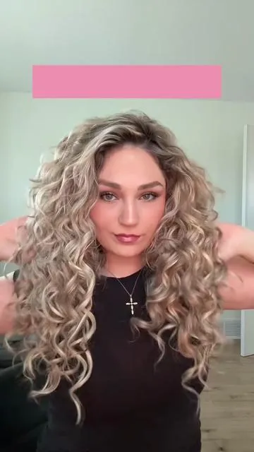 Not bad at all for some clip-ins 💖 #naturalcurls #naturalwaves #clipinextensions #domyhairwithme #getreadywithme 