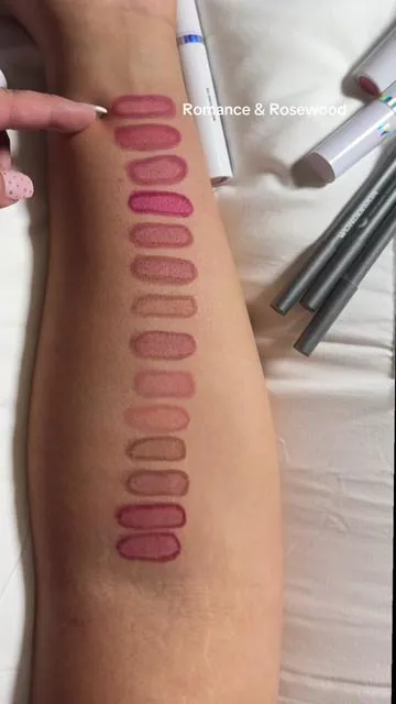 you can literally grab this duo for a few bucks more than the lip stain!! 💋💋 #lippies #lipduo #swatch #lipstain #lipliner @Wonderskin Beauty @Wonderskin 