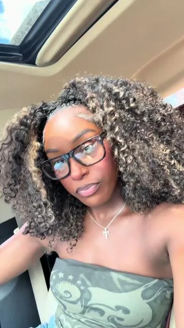 I’m in love 😍 @ISEEHAIR @iseehairshop #iseehairbeauty #iseehalfwig #tiktokshopspringglowup #refreshedlook 