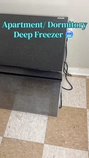 It’s so cute, lightweight & compact ✨💕 #deepfreezer #freezer  #kitchenmusthaves #dormroom #tiktokshopfind 