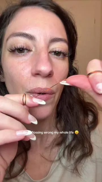 Ewww after seeing how much gunk this expanding floss got out from under my gums, I'll never go back to the regular stuff! Expanding floss is so slept on fr #expandingfloss #betterbiom