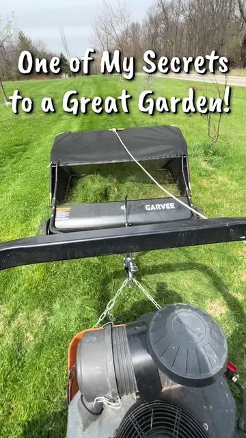 This has been a lifesaver for me in the garden. Having a large garden usually means having a lot of weeds. I bought my first lawn sweep about 7 years ago, and it’s one of the best purchases for the garden I’ve ever made. I use lawn clippings as weed suppressors, a filler for raised beds, and organic material for composting. @GARVEE #raisedbedgardening #gardeningtips #gardeninghacks #tiktokshopcreatorpicks #springglowup 