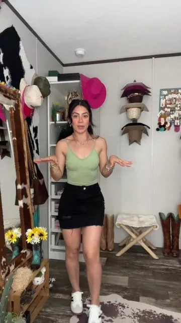 #lauramakeupp98 #falda #casualoutfits #backless #moda 