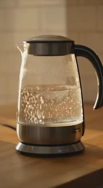 Thinking about getting this espresso machine for home because I want coffee shop drinks without leaving the house. Be honest… is a home espresso machine worth it or do you still end up buying Starbucks and coffee out anyway?@De'Longhi #coffeetalk #coffeeathome #esperessomachine#homebarista #coffeelovers 
