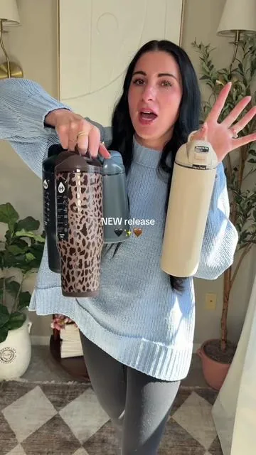 The cute prints won’t last long 🏃‍♀️  @HYDROJUG  #hydrojug #hydrojugease2o #leakprooftumbler #insulatedtumbler #waterbottle 