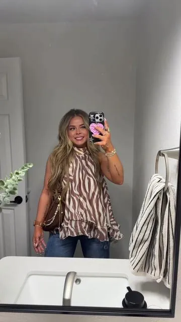 top is back in stock!! 🦓 #fyp #goingouttops #fashioninspo #trending #ootd 