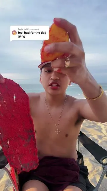 Replying to @hi Just me & my carne seca at the beach🫶🏼☀️ #fyp #carneseca #vaniblanco #elranchitojerky #mukbang 