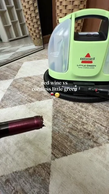 did NOT expect this little green mini cordless portable carpet cleaner to go THIS hard….  #greenmachine  #stainremover  #carpetcleaner #bisselllittlegreen  #cleaning 