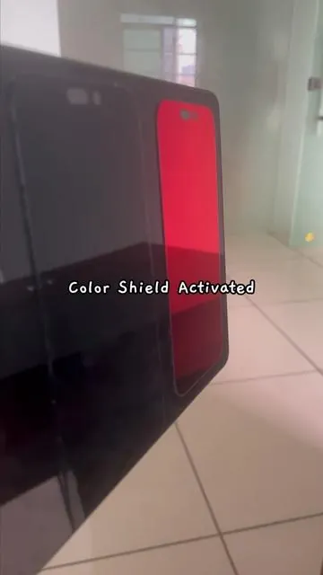 A privacy screen that stays colorful from the side without revealing your real content#ScreenProtector #TikTokMademebuyit #PrivacyScreen #lazyday #fyp 