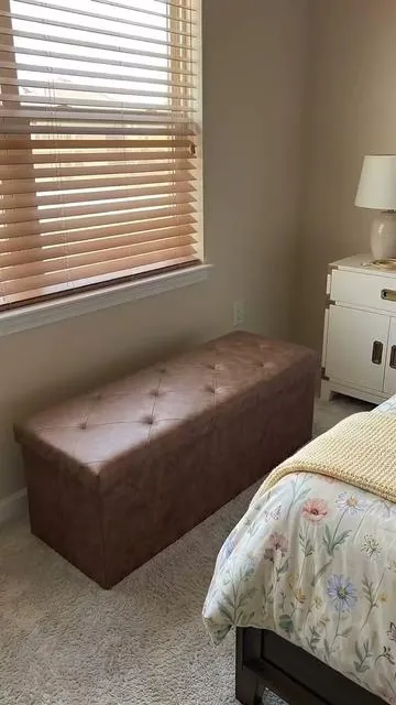 That’s perfect for small bedroom #ottoman #storagebench #storagesolutions #homeorganization #tiktokspringglowup 