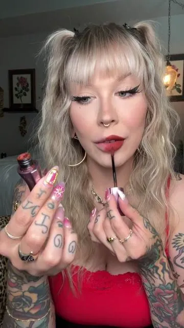 Estelle 🤎🌹 @TIME PHORIA SG #blurrylips #mattelipstick #lipstickswatch #lipsticktutorial #affordablelipstick 