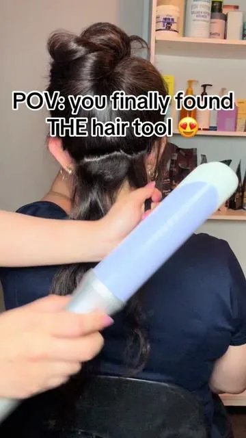 I've tried so many tools... but this one actually does everything 😳 straight, curls, volume — all in one 💁🏻‍♀️run before it sells out 🛍️🛒 #musthave #hairroutine #beautyhacks #viralfinds #hairtiktok