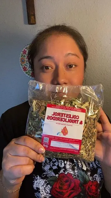 Herbalista - Colesterol & Trigliceridos Infusión de hierbas naturales, para Ayuda a regular los lípidos en la sangre @HerbalistaShop #naturalremedy #herbalmedicine #cholesterolsupport #trigliseridos #herbaltea 
