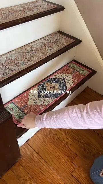 The easiest and most satisfying home upgrade 🏡 #stairrunner #homedecor #homeupgrades #homeimprovement #homeinspo 