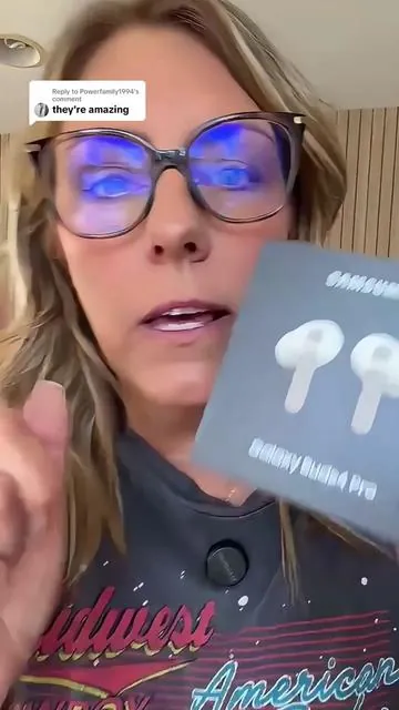Replying to @Powerfamily1994 These @Samsung Buds4 Pro are a steal during super brand day. #sbdsamsung #samsung #galaxybuds4pro #samsunggalaxy #earbuds 