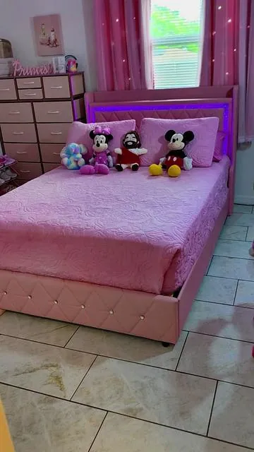 Cama con luz LED que le pedí a mi niña 😍✨ #cama #bed #ledbed  #tiktokshopcreatorpicks  #homedecor 