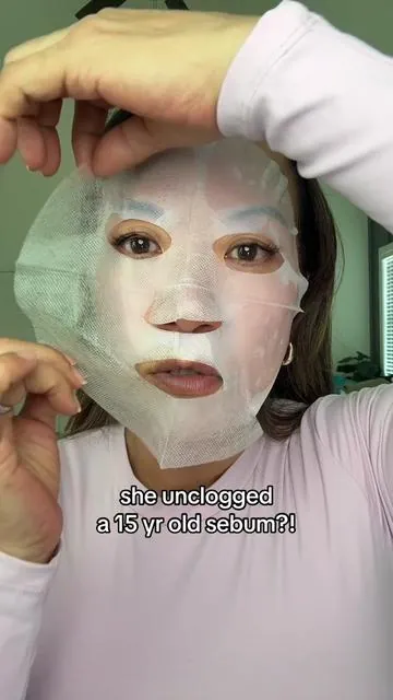 you don’t realize how much is in your skin until you use this mask. @medicube global  #medicube #medicubemask #hypochlorousacidspray #acneproneskin #skincare