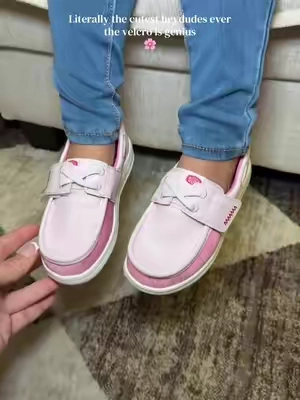 Wait these are so freaking cute & makes it so easy for our kids to slip on & off 🌸 #kidsshoes #heydudeshoes #toddlershoes #sliponshoes @HeyDude 