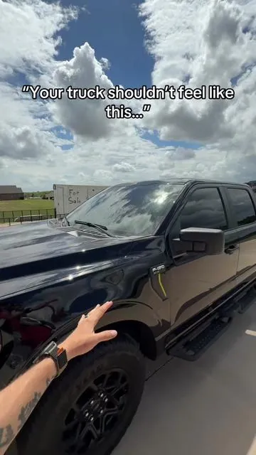 Truck windshield sun shade that blocks heat and UV rays to keep your vehicle cooler. Easy to install, foldable, and perfect for summer protection.@EcoNour Car Accessories 