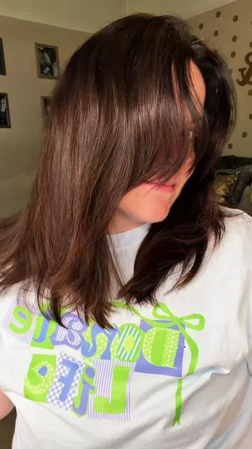 I LIVE for some shiny a$$ hair you know what I mean?? 😏 #glasshair #hairtok #hairdryer #hairtool #blowout @langehair 