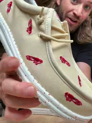 HEYDUDE Wally Crawfish Boil Shoes #crawfish #heydudes #heydudeshoes #crawfishboil #mudbugs 