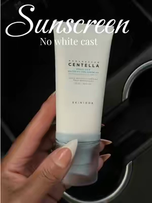 No white cast sunscreen SPF 50 ☀️ #skin1004 #sunserum #hyalucicawaterfitsunserum #koreansunscreen #Tiktokshopstockup 