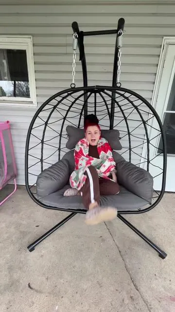 My new favorite place to sit & do absolutely nothing🥰 ##realisticmomlife##momtok##eggchair##tiktokshop##fyp