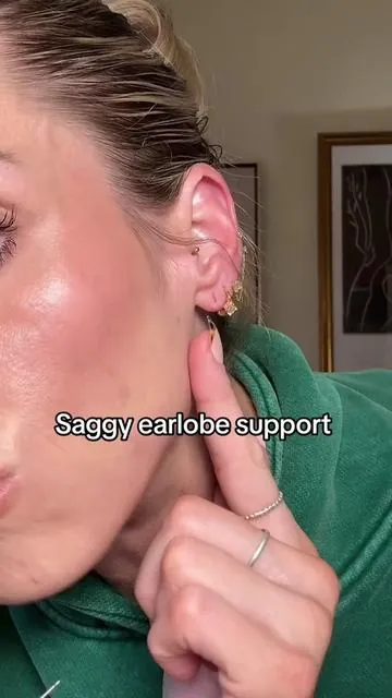 Support anchors for stretched out ear lobes !!  #piercings #piercingtok #saggyearlobes #earpiercings #earringslovers 